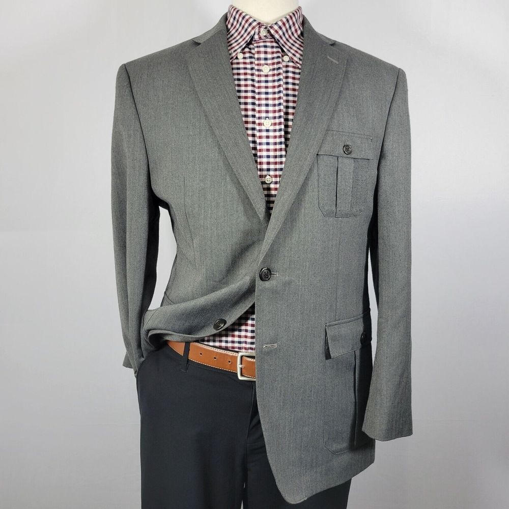 Chaps Men's Sport Coat Blazer Two Button Gray Herringbone Poly Blend‎ Size 42R